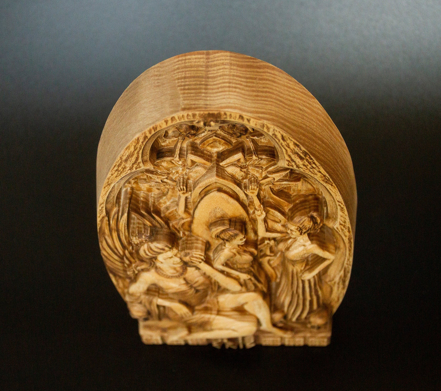Statue en bois d'Eris, sculpture en bois, déesse grecque de la dissidence et du chaos, figurine de table en bois de frêne de la guerre de Troie