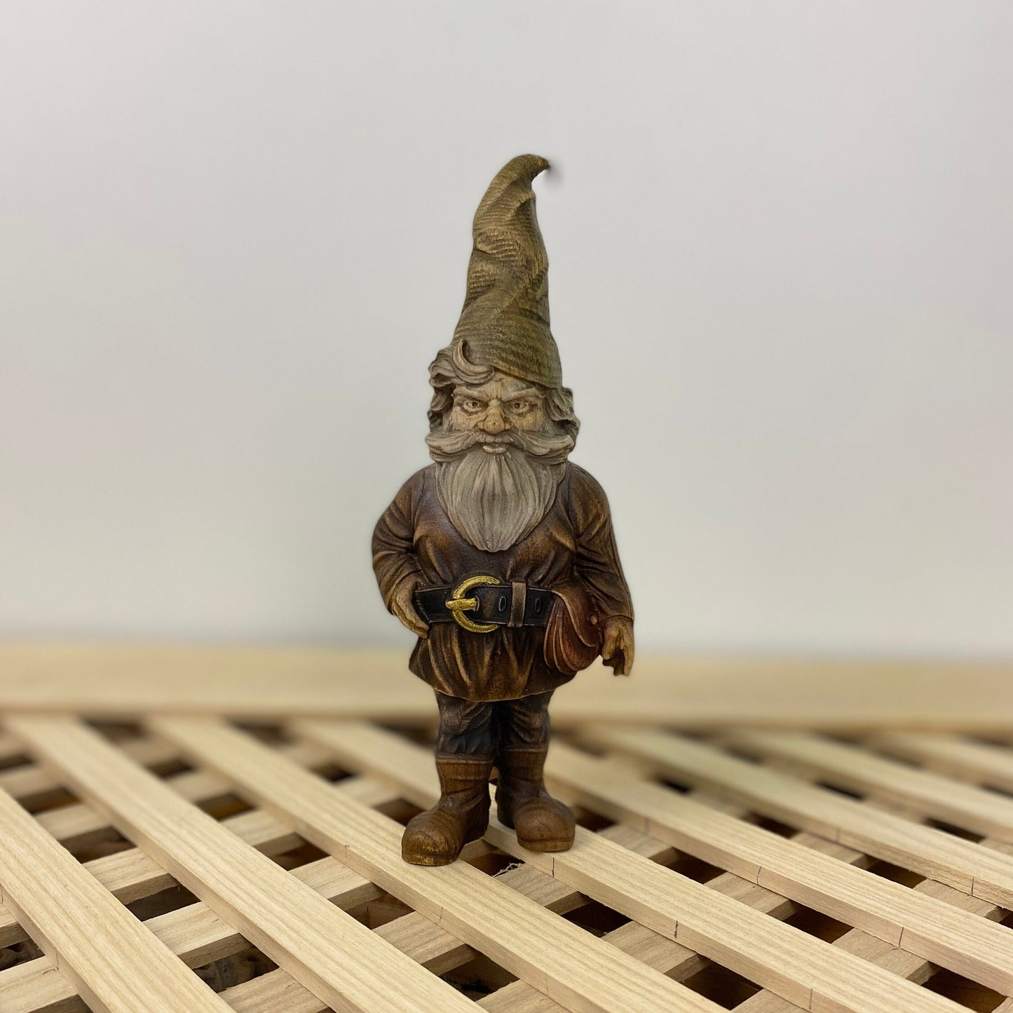 Statue de gnome lutin gnome scandinave Figurine naine Créature mythique Gnome en bois Décor de gnome Gnome irlandais Figurine de gnome