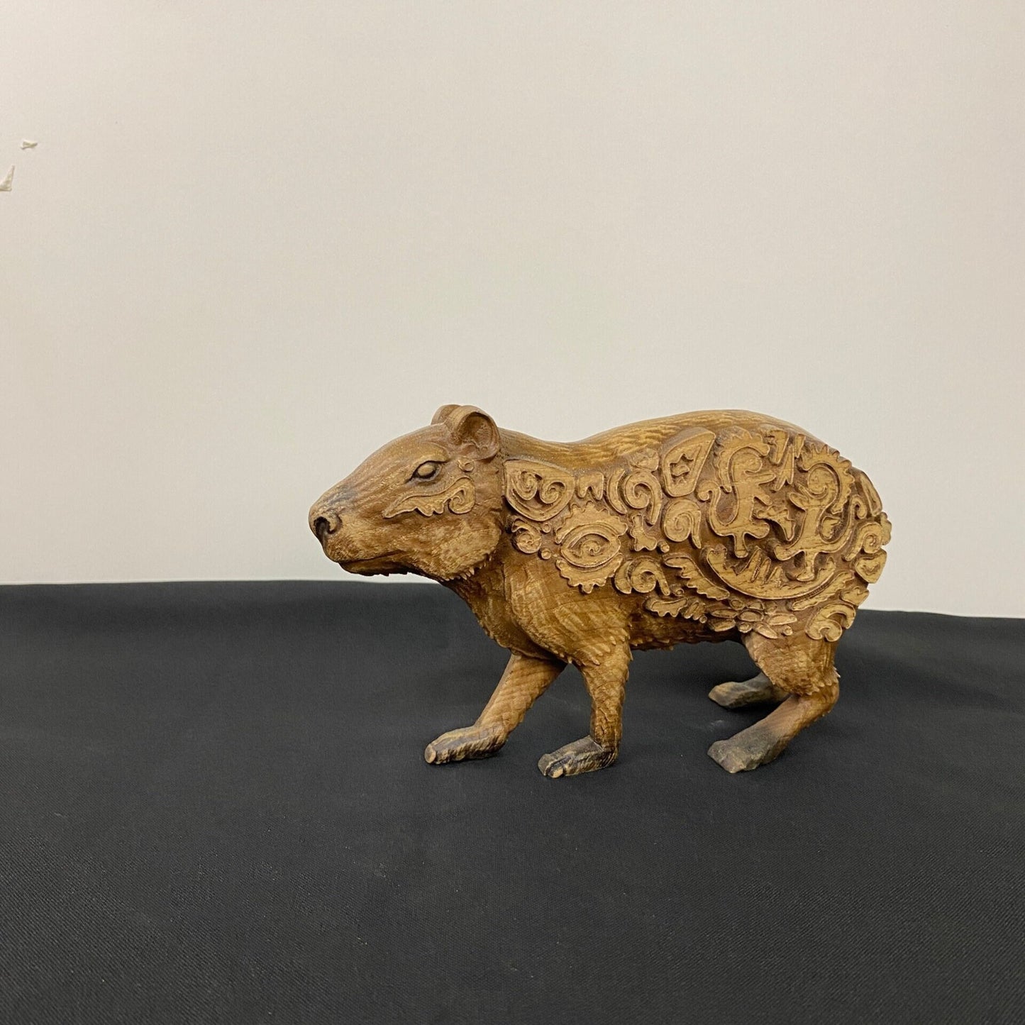 Capybara Capybara art Capybara en bois Capybara figurine Capybara cadeau Capybara sculpture Capybara cadeau Animal totem Capybara mignon Animalstatue