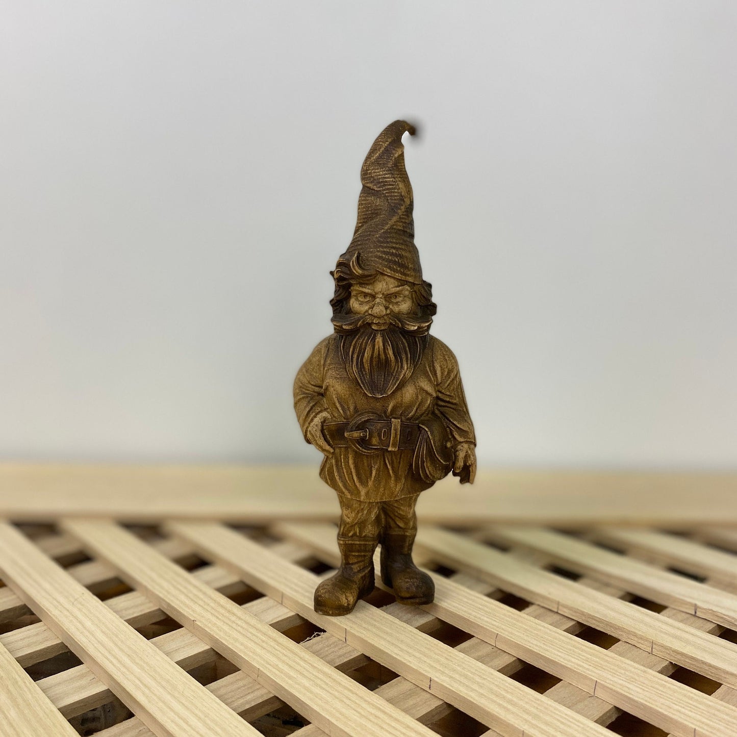 Statue de gnome lutin gnome scandinave Figurine naine Créature mythique Gnome en bois Décor de gnome Gnome irlandais Figurine de gnome