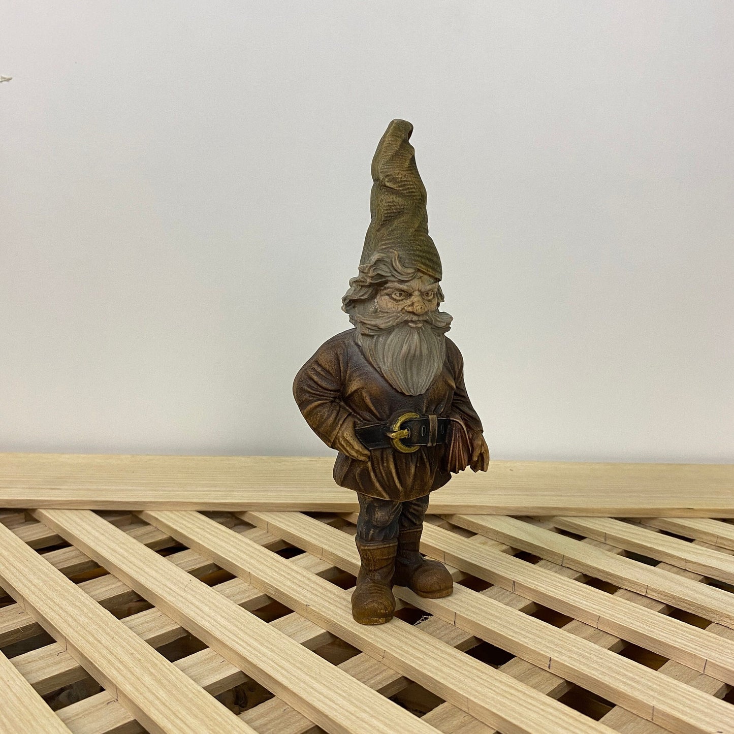 Statue de gnome lutin gnome scandinave Figurine naine Créature mythique Gnome en bois Décor de gnome Gnome irlandais Figurine de gnome
