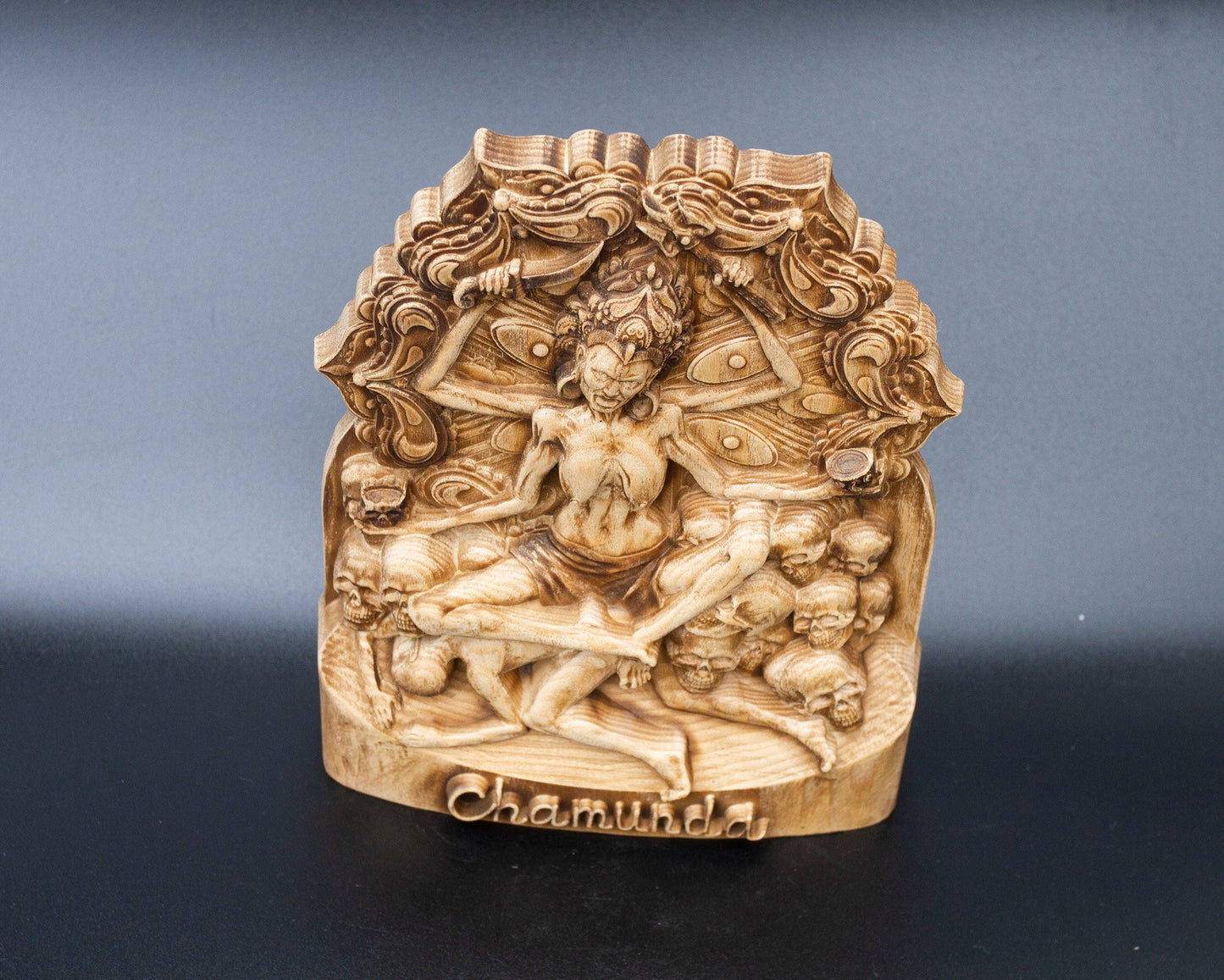 Chamunda Kali Sculpture Durga Déesse hindoue en bois des guerriers Parvati Shivas Femme Incarnation Figurine de table en bois de frêne