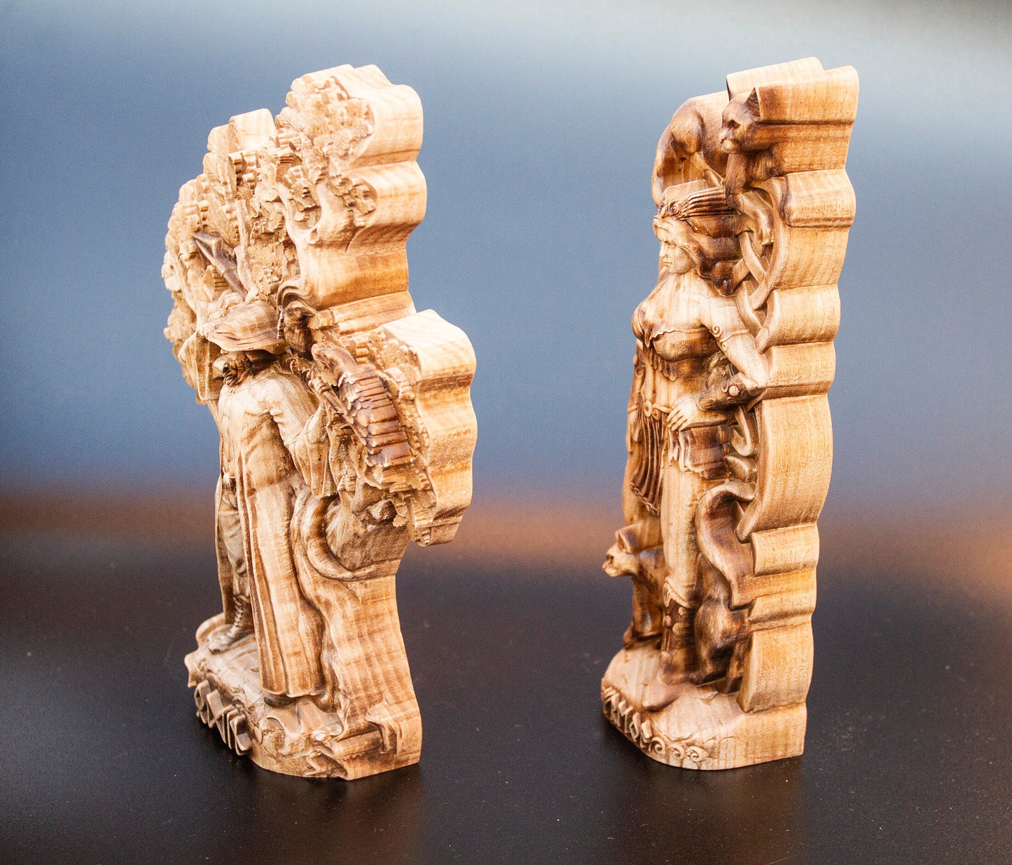 Statues en bois d'Odin et Freja - Ensemble de deux sculptures