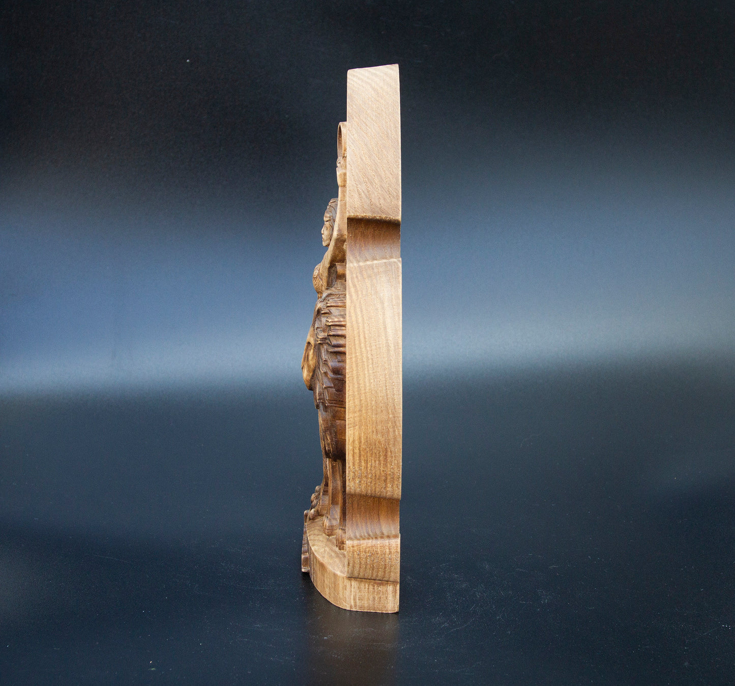 Statue d'Inanna Statuette scandinave minimaliste en bois fabriquée à la main :