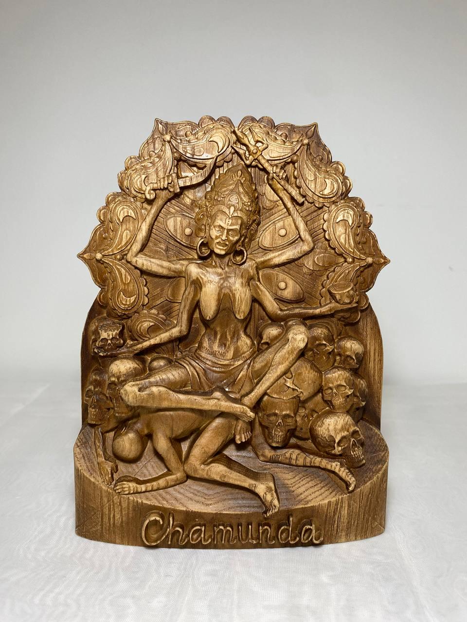 Chamunda Chamunda déesse Kali statue Durga Déesse statue Déesse hindoue Chamunda mata Chamunda art Sculpture sur bois Protection autel hindou