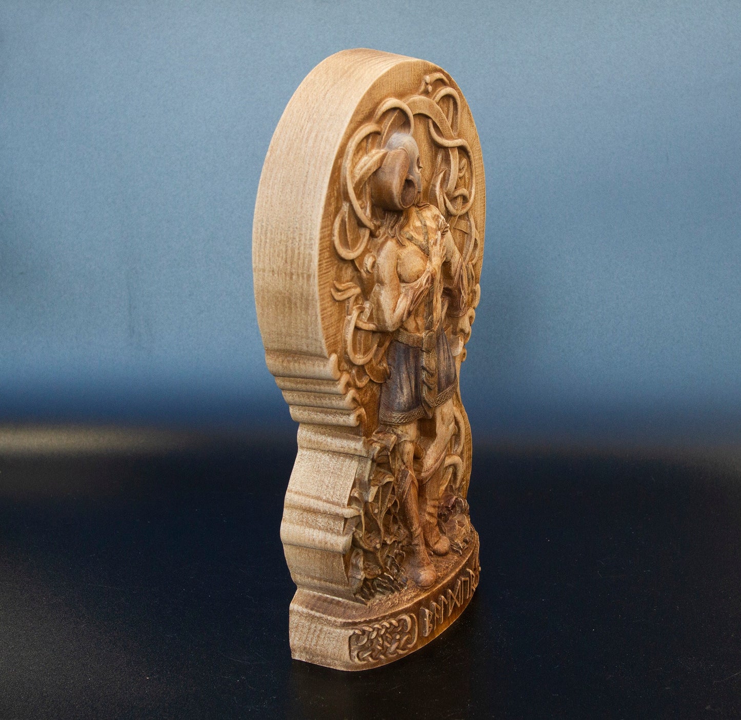 Baldr - Statuette en bois artisanale, exquise, dieu nordique de la lumière et de la beauté