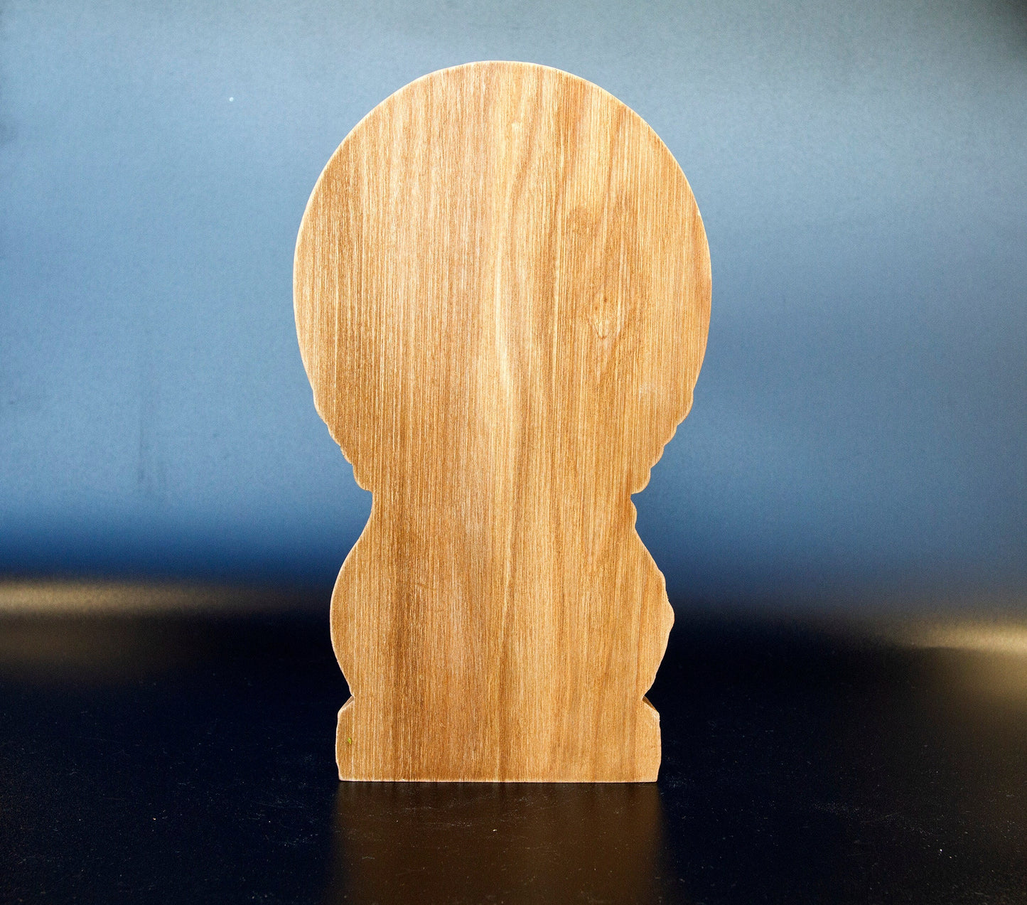Statue Baldr Statuette scandinave minimaliste en bois fabriquée à la main : Baldr, dieu nordique de la lumière et de la beauté