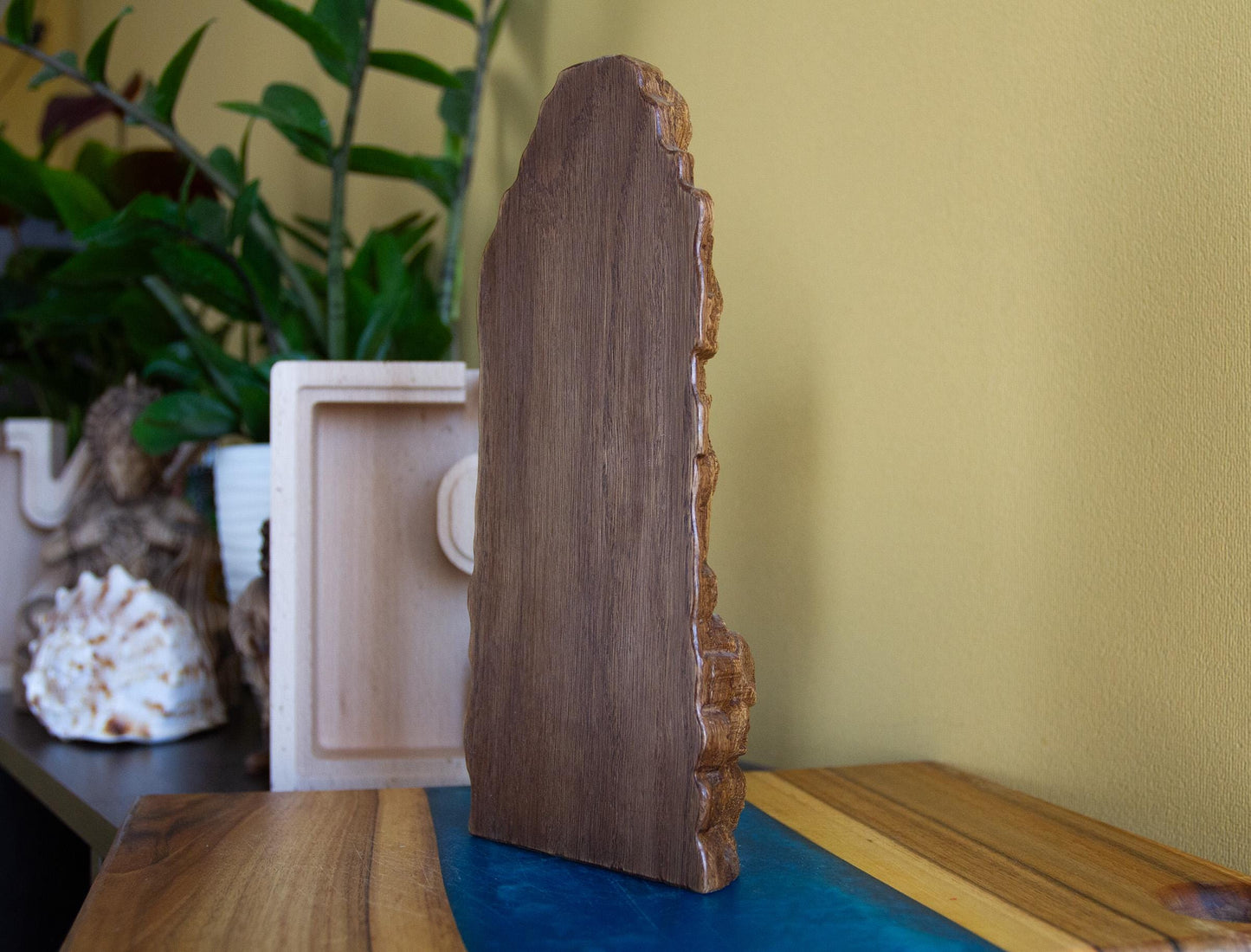 Statue de la déesse nordique Hel – Sculpture scandinave en bois sculpté – Décoration d'autel païen – Figurine de la mythologie viking – 23 cm de haut