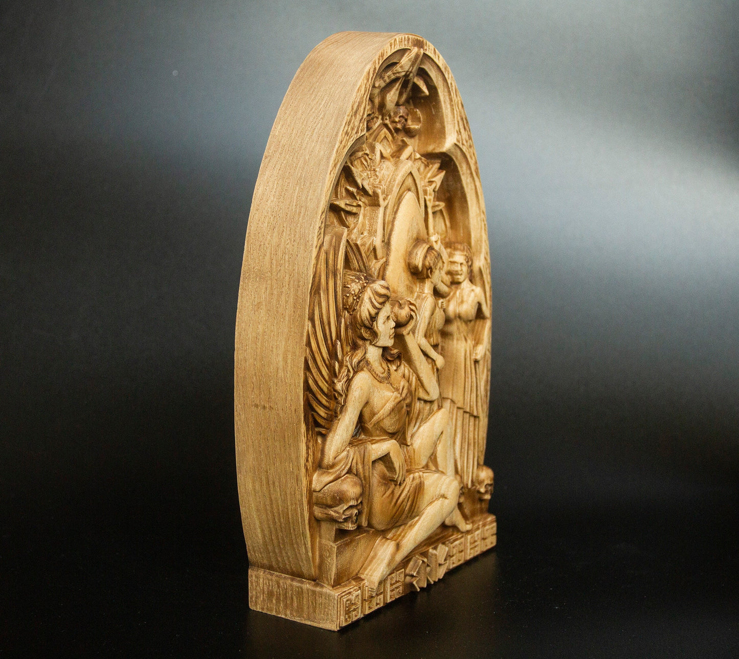 Statue en bois d'Eris, sculpture en bois, déesse grecque de la dissidence et du chaos, figurine de table en bois de frêne de la guerre de Troie