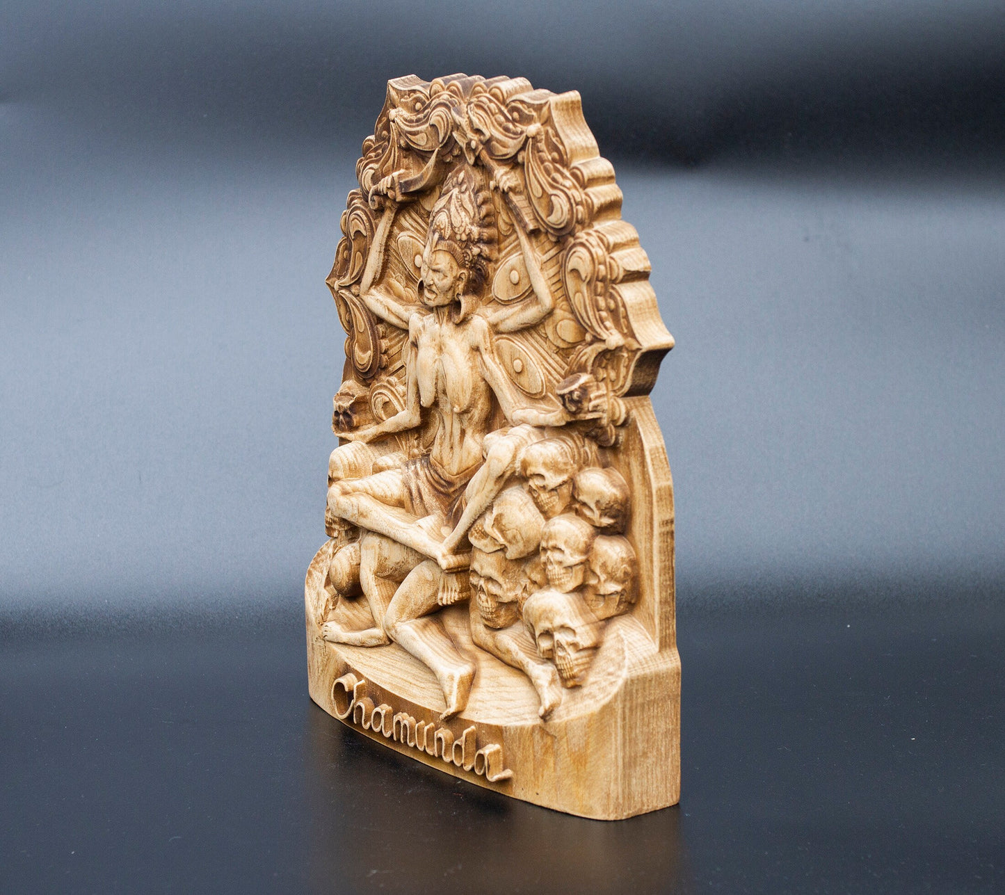 Chamunda Kali Sculpture Durga Déesse hindoue en bois des guerriers Parvati Shivas Femme Incarnation Figurine de table en bois de frêne