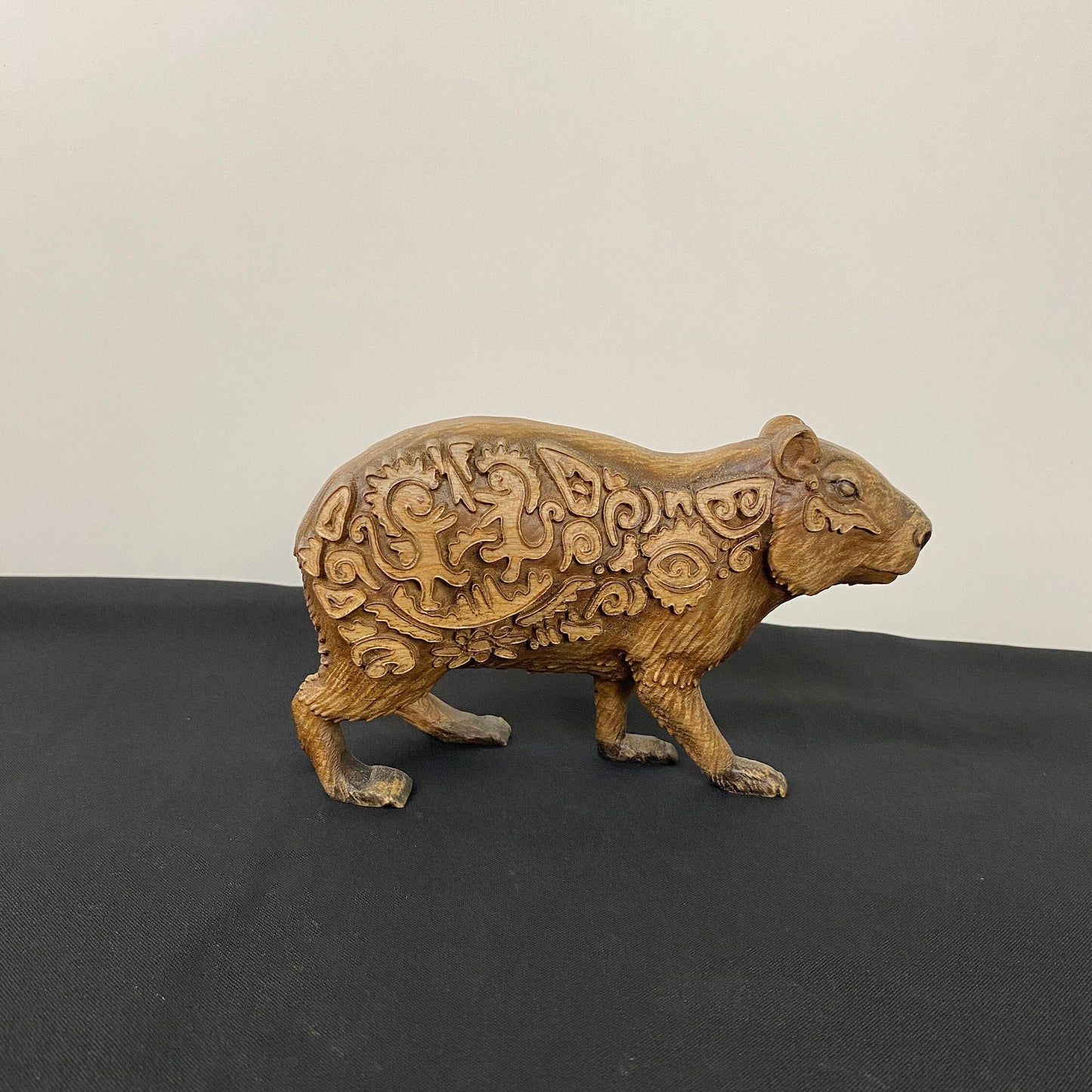Capybara Capybara art Capybara en bois Capybara figurine Capybara cadeau Capybara sculpture Capybara cadeau Animal totem Capybara mignon Animalstatue