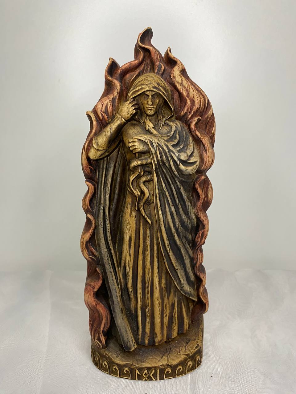 Loki Figure – Wooden Norse God Statue – Symbol of Mischief, Fire & Transformation in Ash Wood
