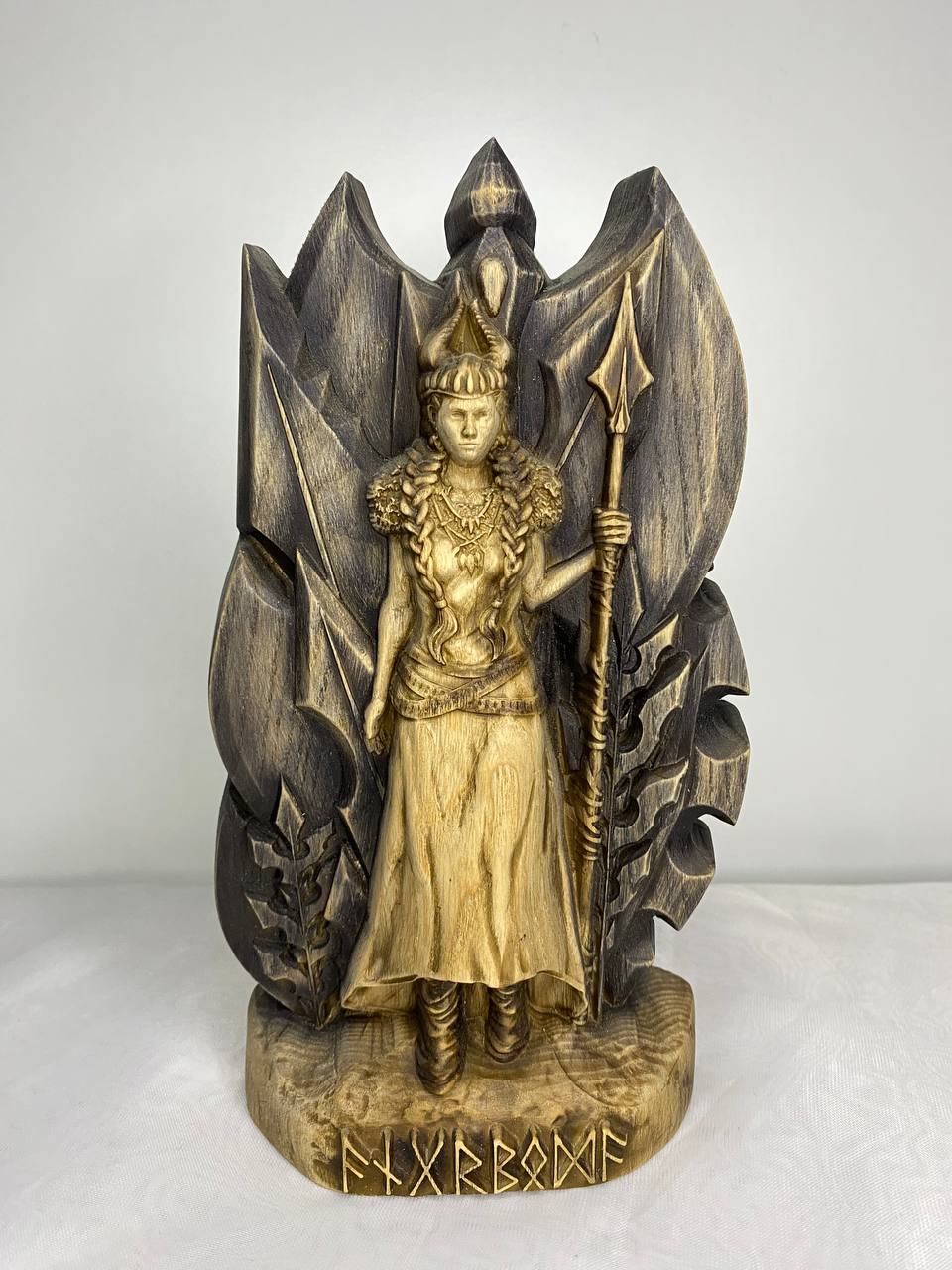 Freya Figure – Wooden Norse Goddess Statue – Symbol of Love, Magic & Warrior Grace