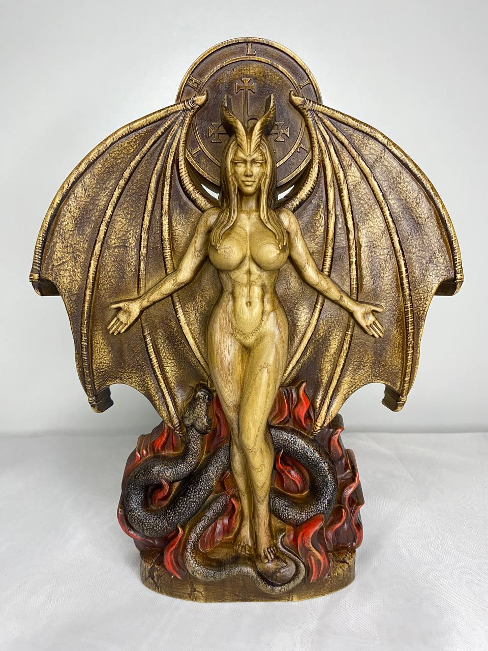 Lilith Figure – Wooden Occult Goddess Statue – Symbol of Rebellion, Mystery & Feminine Power