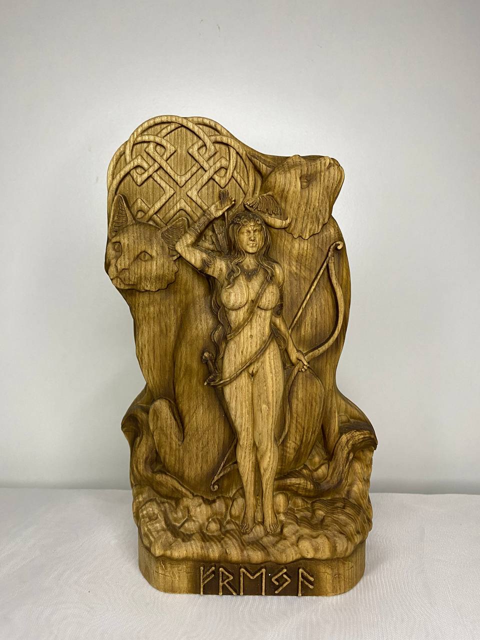 Freya Figure – Wooden Norse Goddess Statue – Symbol of Love, Magic & Warrior Grace