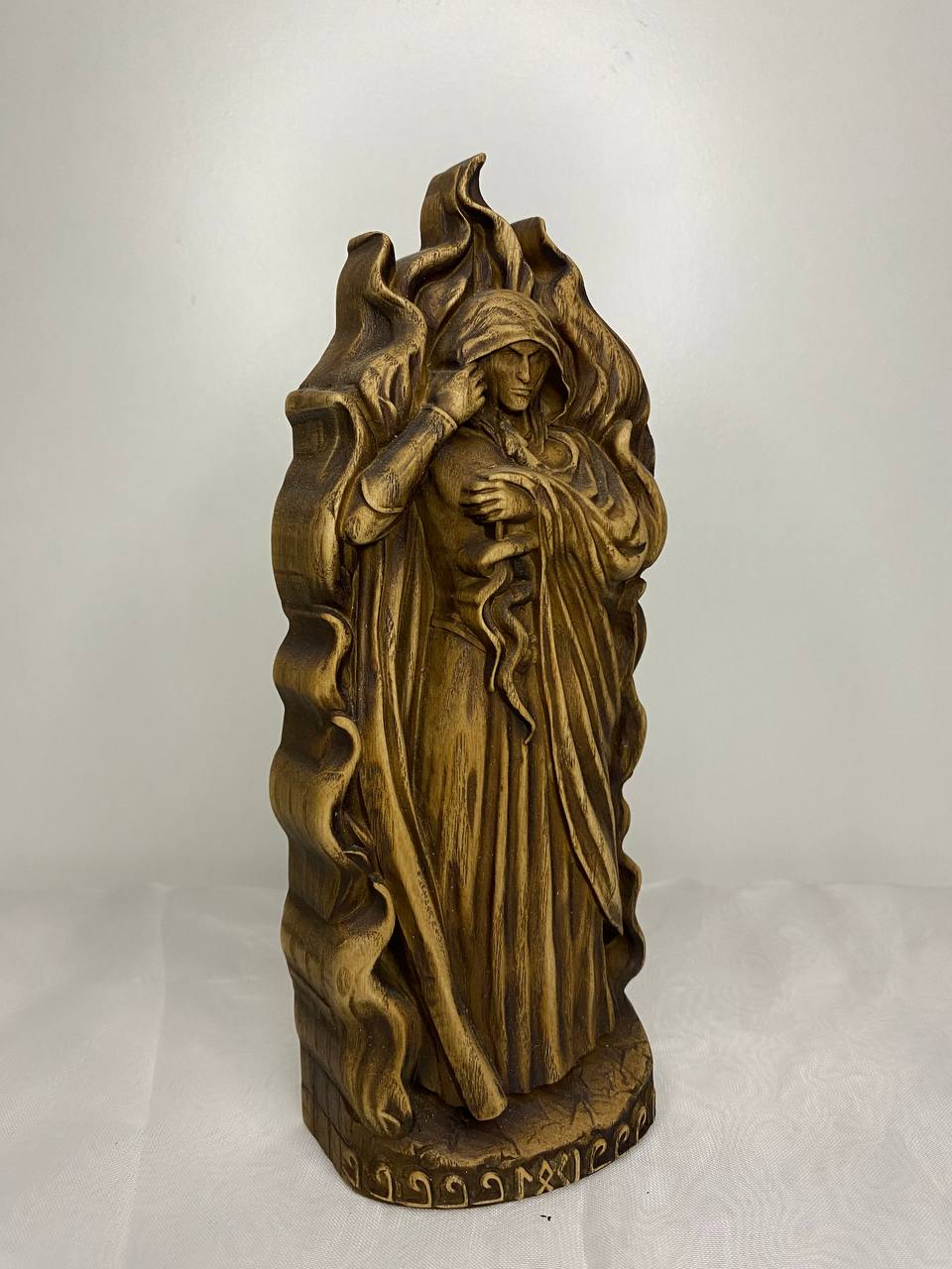 Loki Figure β Wooden Norse God Statue β Symbol of Mischief, Fire & Transformation