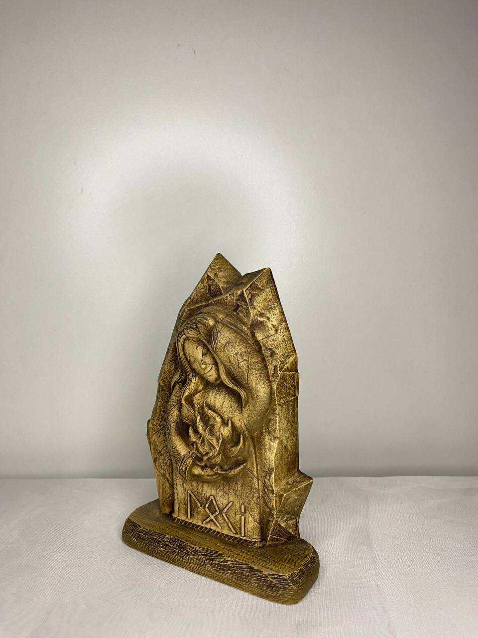 Loki Figure – Wooden Norse Trickster God Statue – Symbol of Chaos, Wit & Duality