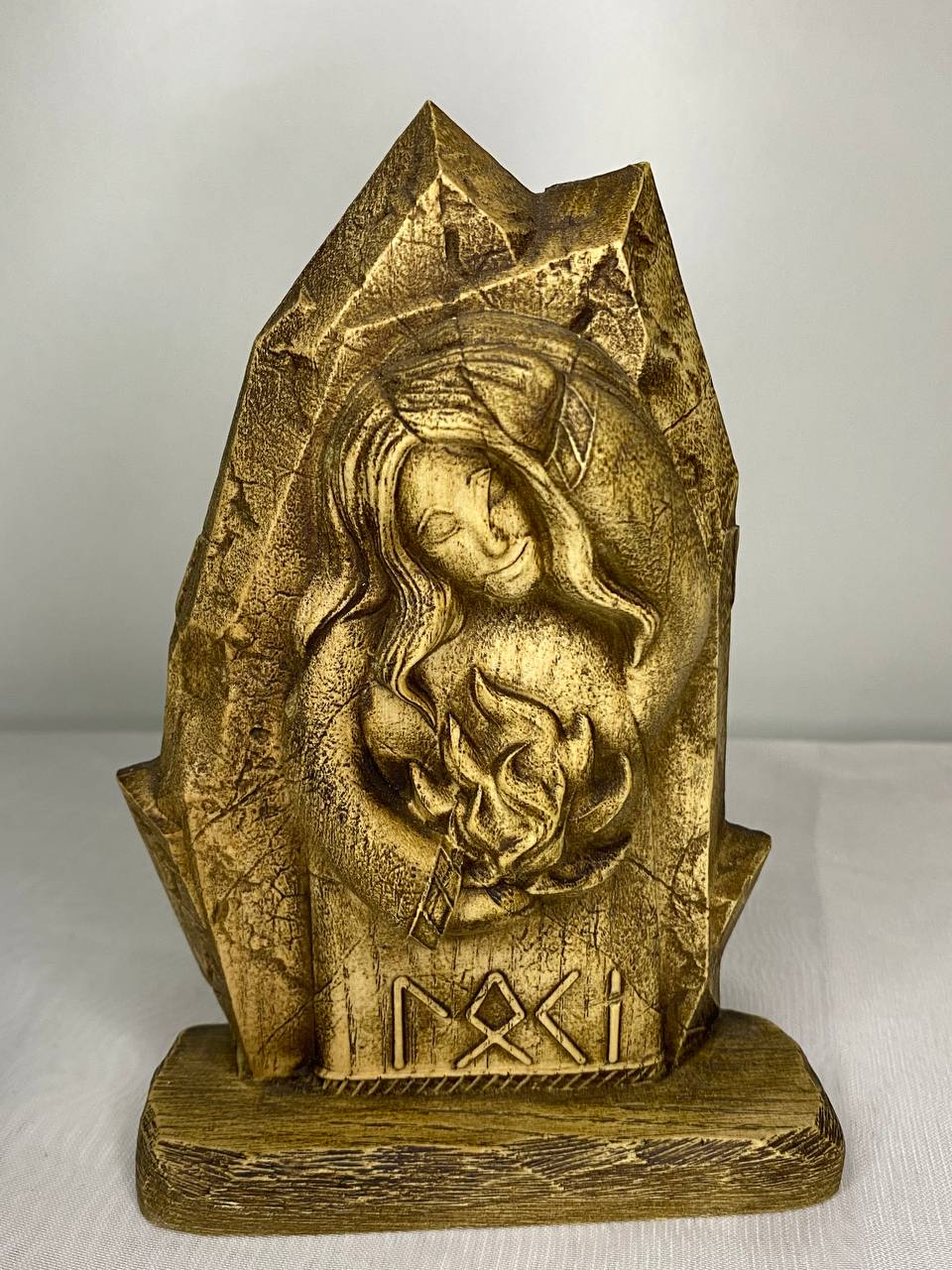 Loki Figure – Wooden Norse Trickster God Statue – Symbol of Chaos, Wit & Duality