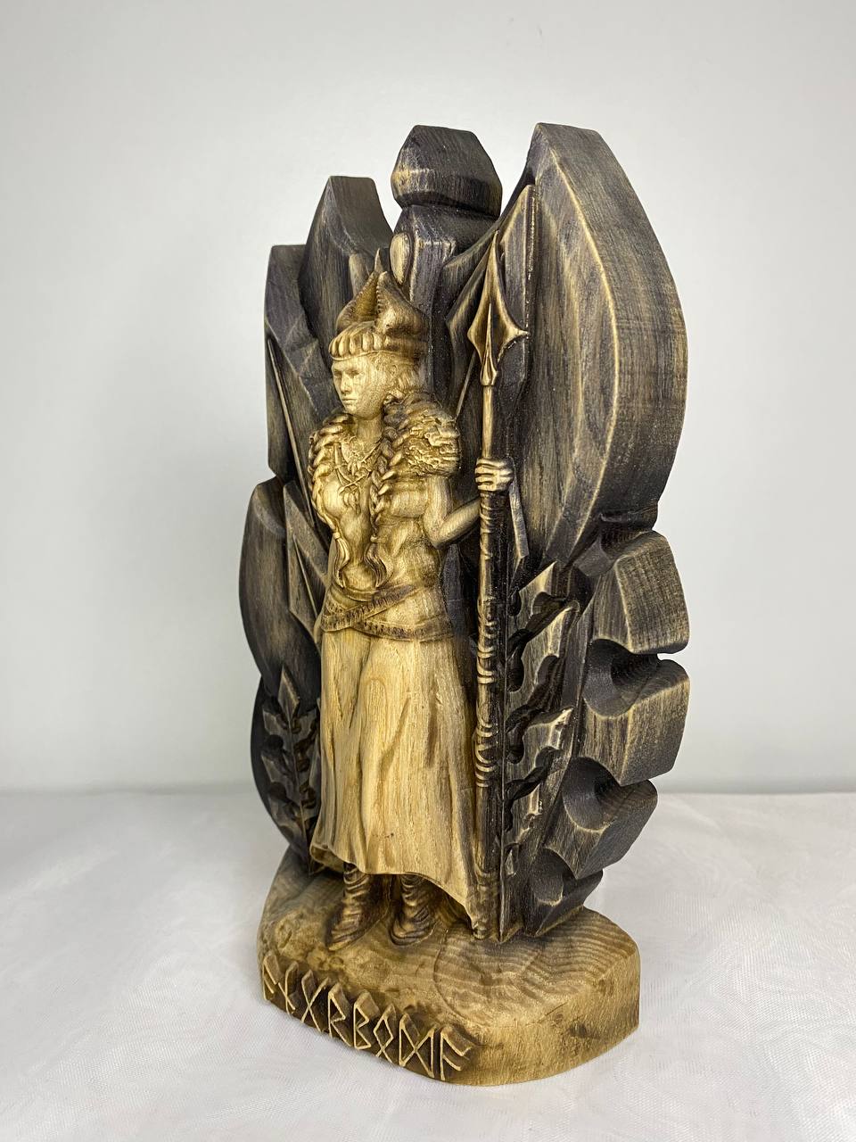 Freya Figure – Wooden Norse Goddess Statue – Symbol of Love, Magic & Warrior Grace
