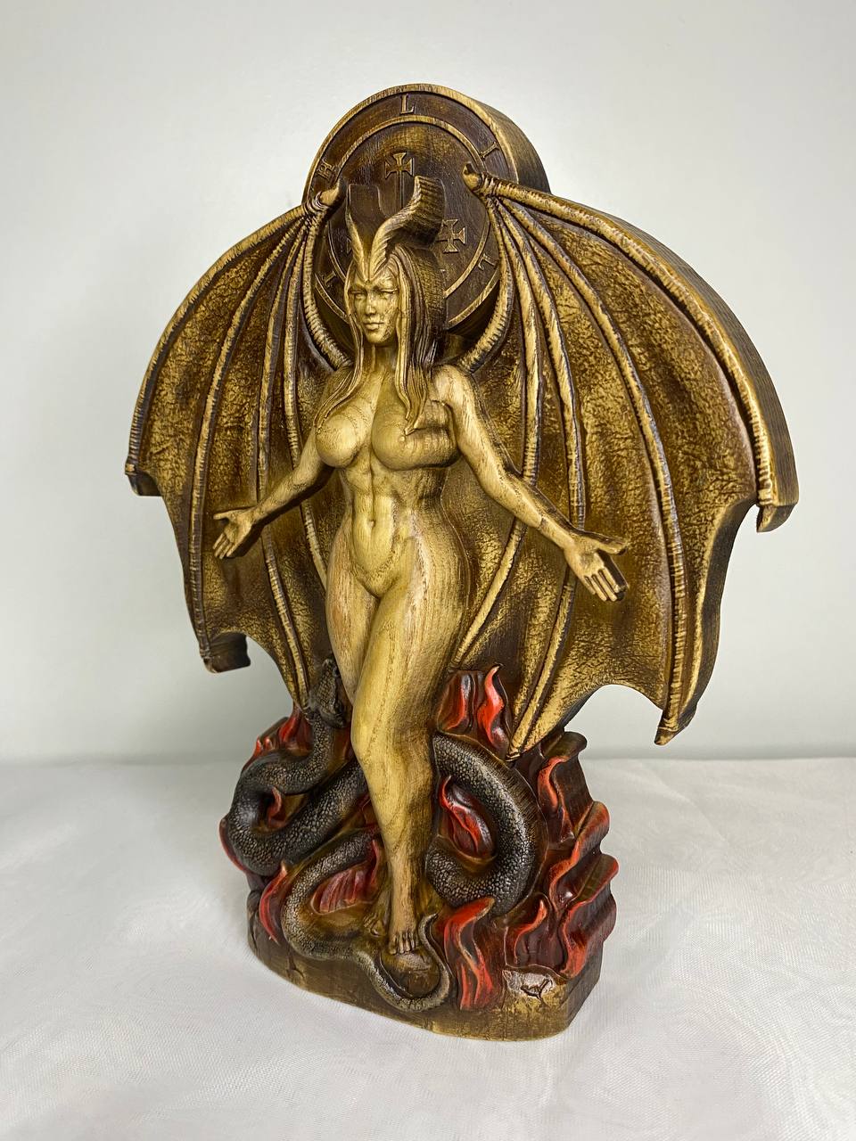 Lilith Figure – Wooden Occult Goddess Statue – Symbol of Rebellion, Mystery & Feminine Power