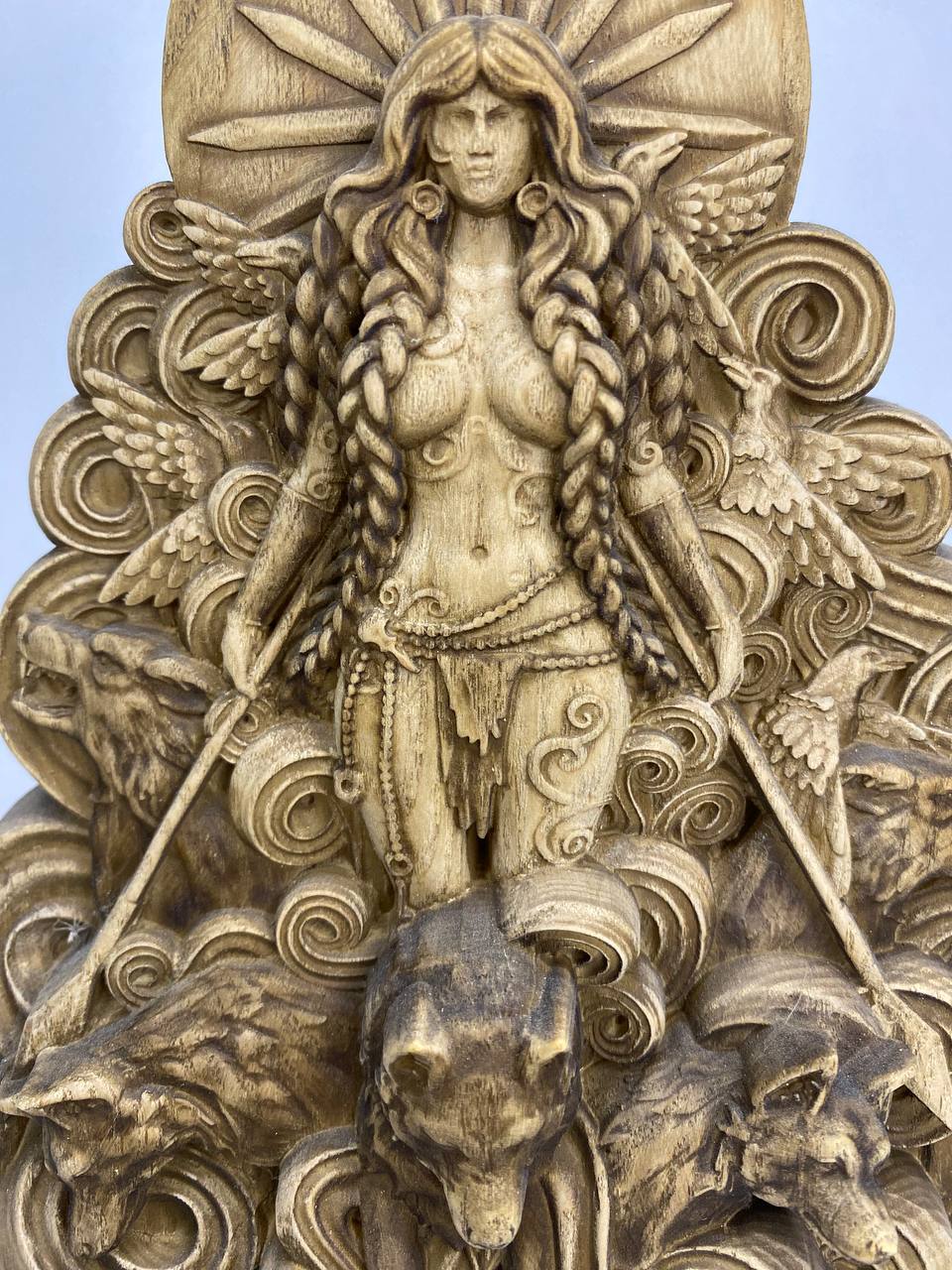 Sol Figure – Wooden Norse Sun Goddess Statue – Symbol of Light, Cosmic Power & Divine Feminine
