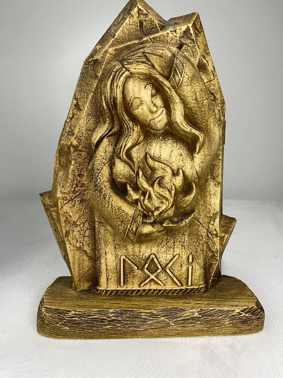 Loki Figure – Wooden Norse Trickster God Statue – Symbol of Chaos, Wit & Duality