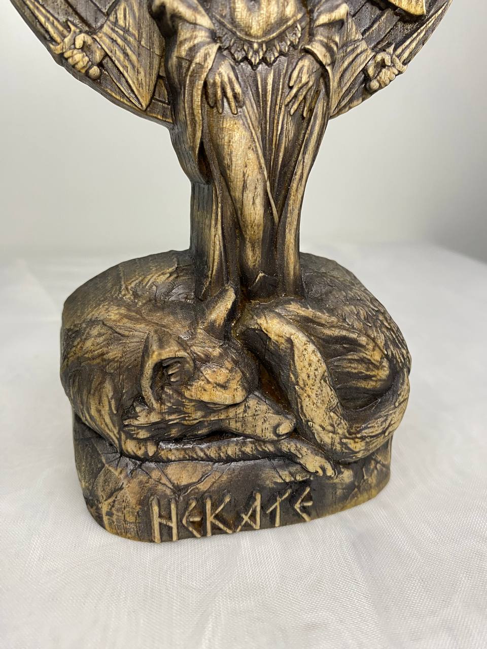 Hekate Figure – Wooden Triple Goddess Statue – Symbol of Magic, Crossroads & Lunar Mystery in Ash Wood