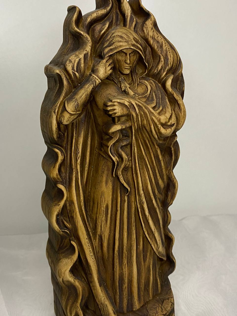 Loki Figure β Wooden Norse God Statue β Symbol of Mischief, Fire & Transformation