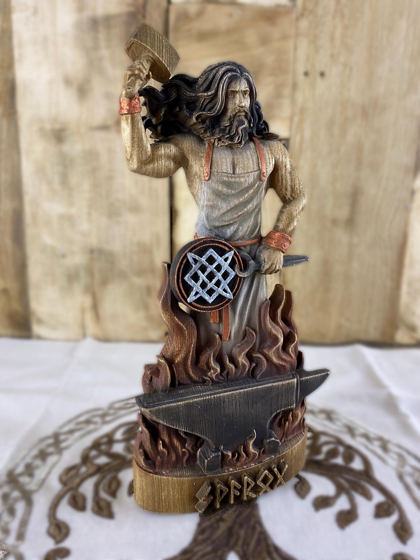 Svarog Dieux de Svarog Statue de déesse Dieux slaves Mythologie slave Païen slave Paganisme slave Statue slave Dieux païens Idole slave Slave