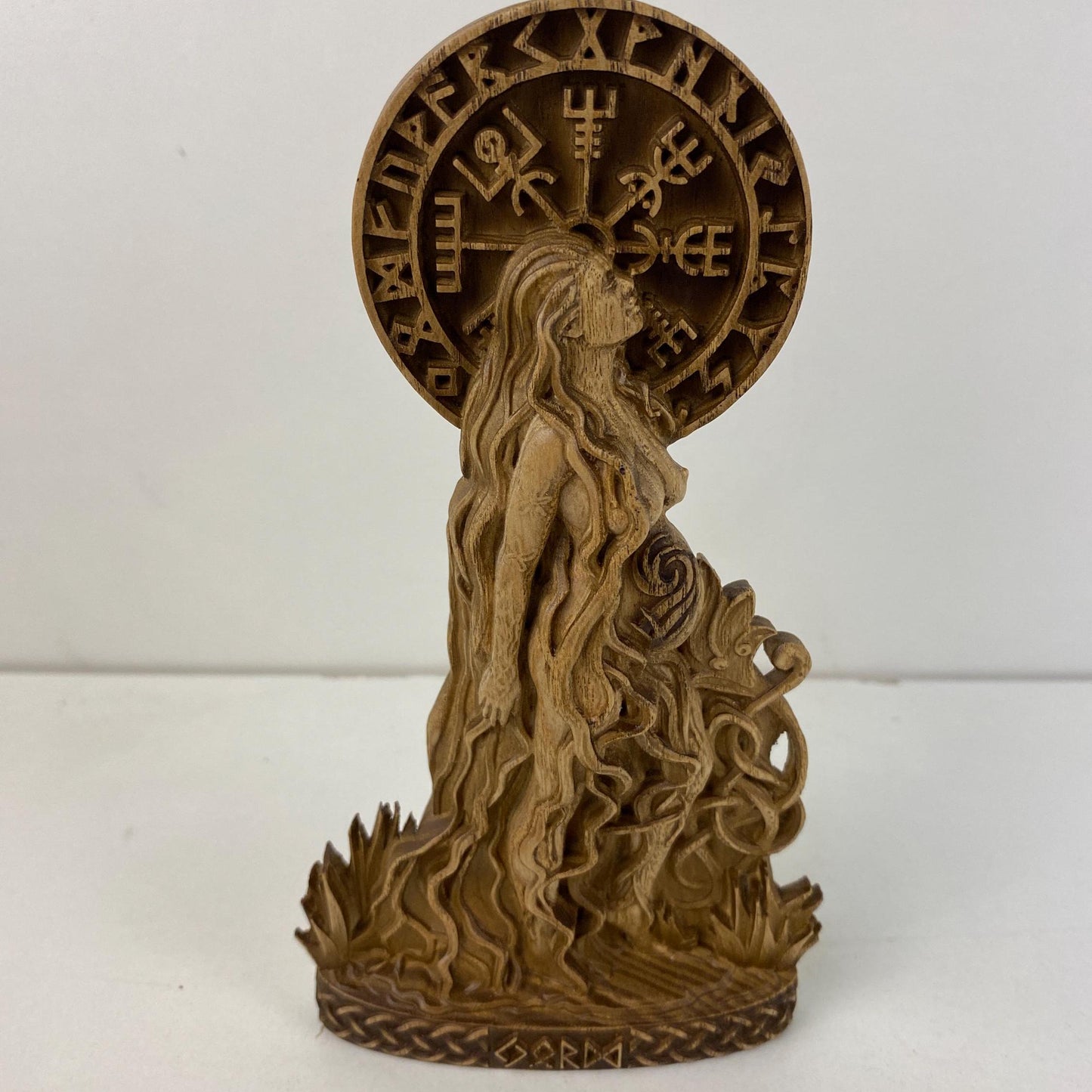 Jord Déesse nordique Dieux païens Païen nordique Asatru Mythologie nordique Jord statue Viking simbol Viking runes Viking statue Déesse statue Païen