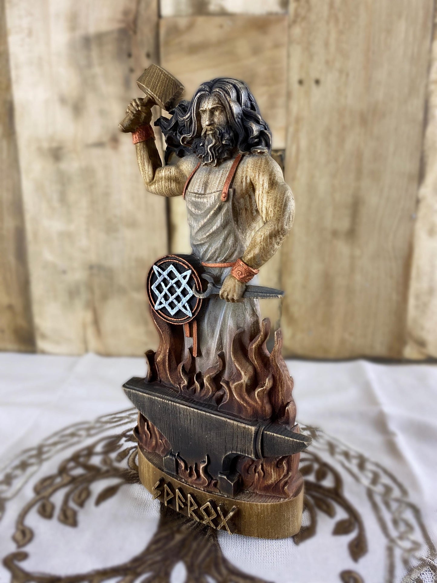Svarog Dieux de Svarog Statue de déesse Dieux slaves Mythologie slave Païen slave Paganisme slave Statue slave Dieux païens Idole slave Slave