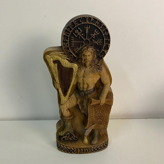 Statue de Bragi Dieux de Bragi Dieux scandinaves Dieux vikings Paganisme antique Sculpture sculptée Déesse païenne Odin Symboles runiques Mythologie nordique