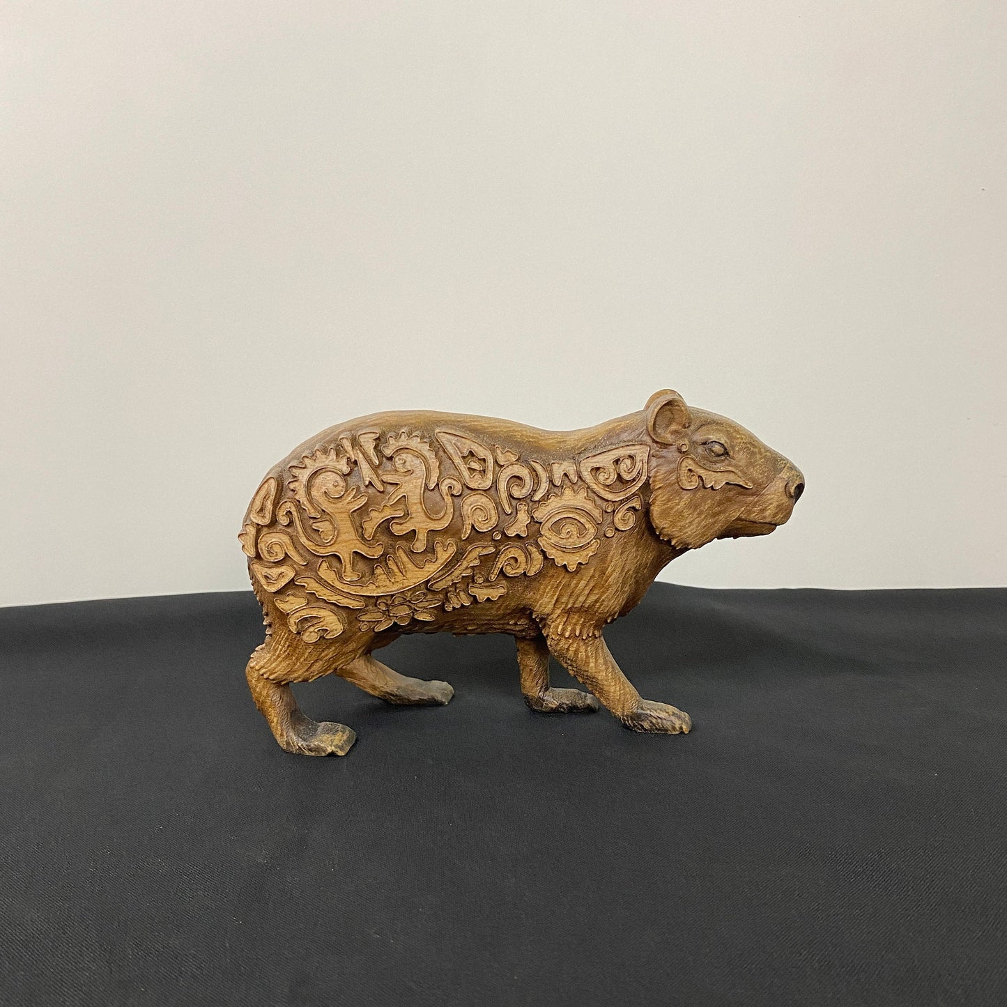 Capybara Capybara art Capybara en bois Capybara figurine Capybara cadeau Capybara sculpture Capybara cadeau Animal totem Capybara mignon Animalstatue