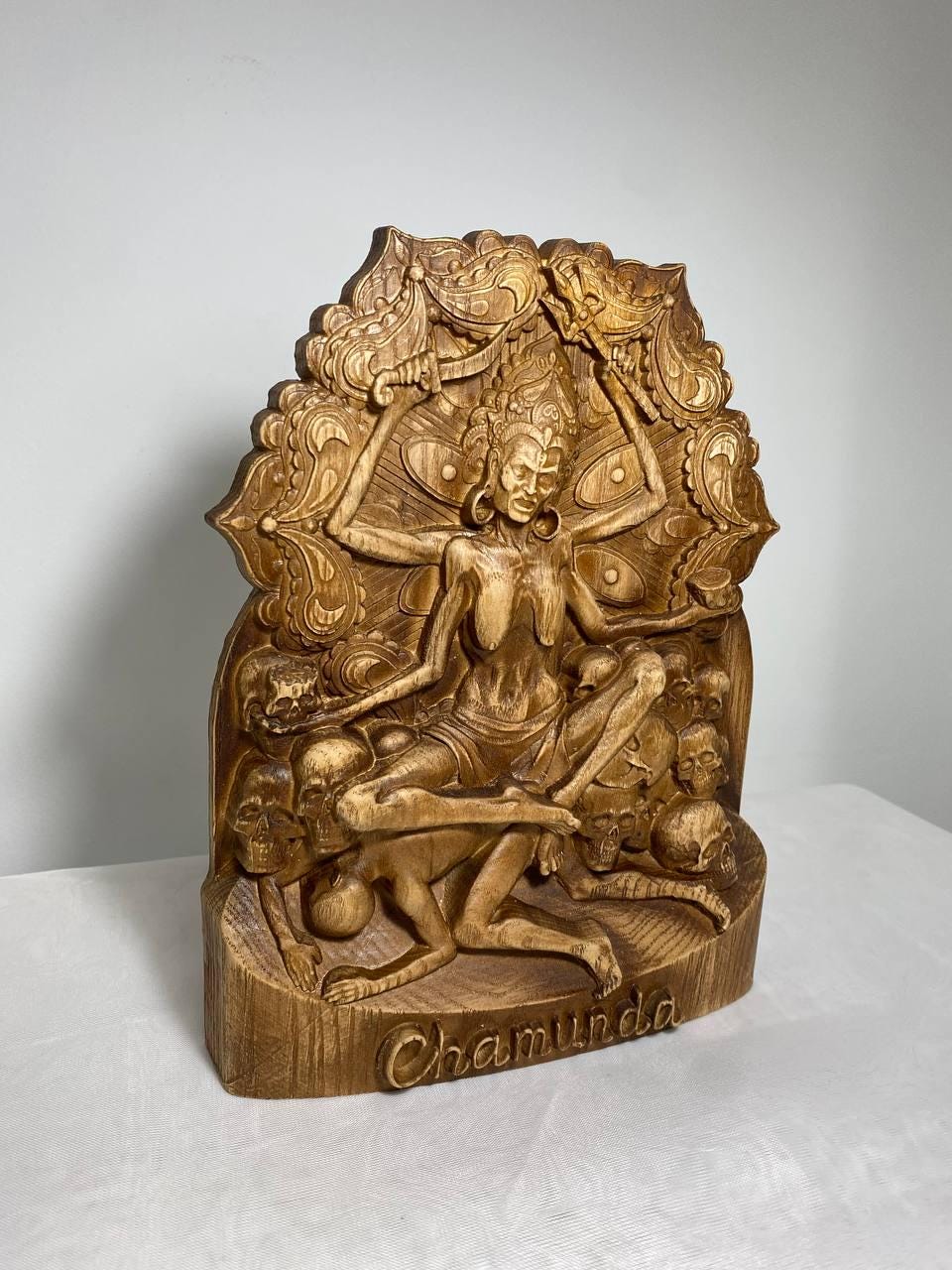 Chamunda Chamunda déesse Kali statue Durga Déesse statue Déesse hindoue Chamunda mata Chamunda art Sculpture sur bois Protection autel hindou