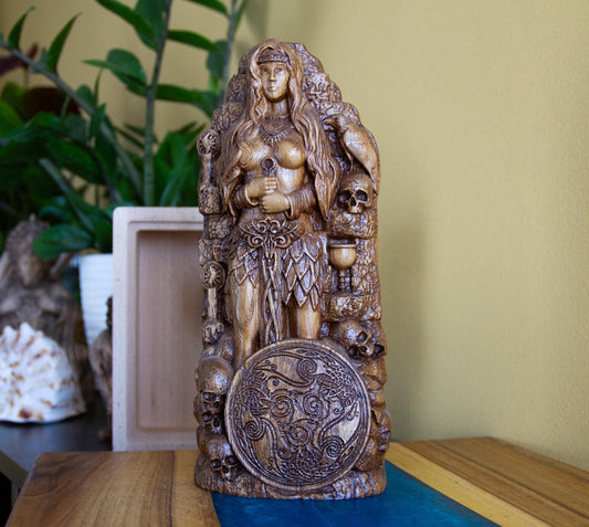 Statue de la déesse nordique Hel – Sculpture scandinave en bois sculpté – Décoration d'autel païen – Figurine de la mythologie viking – 23 cm de haut