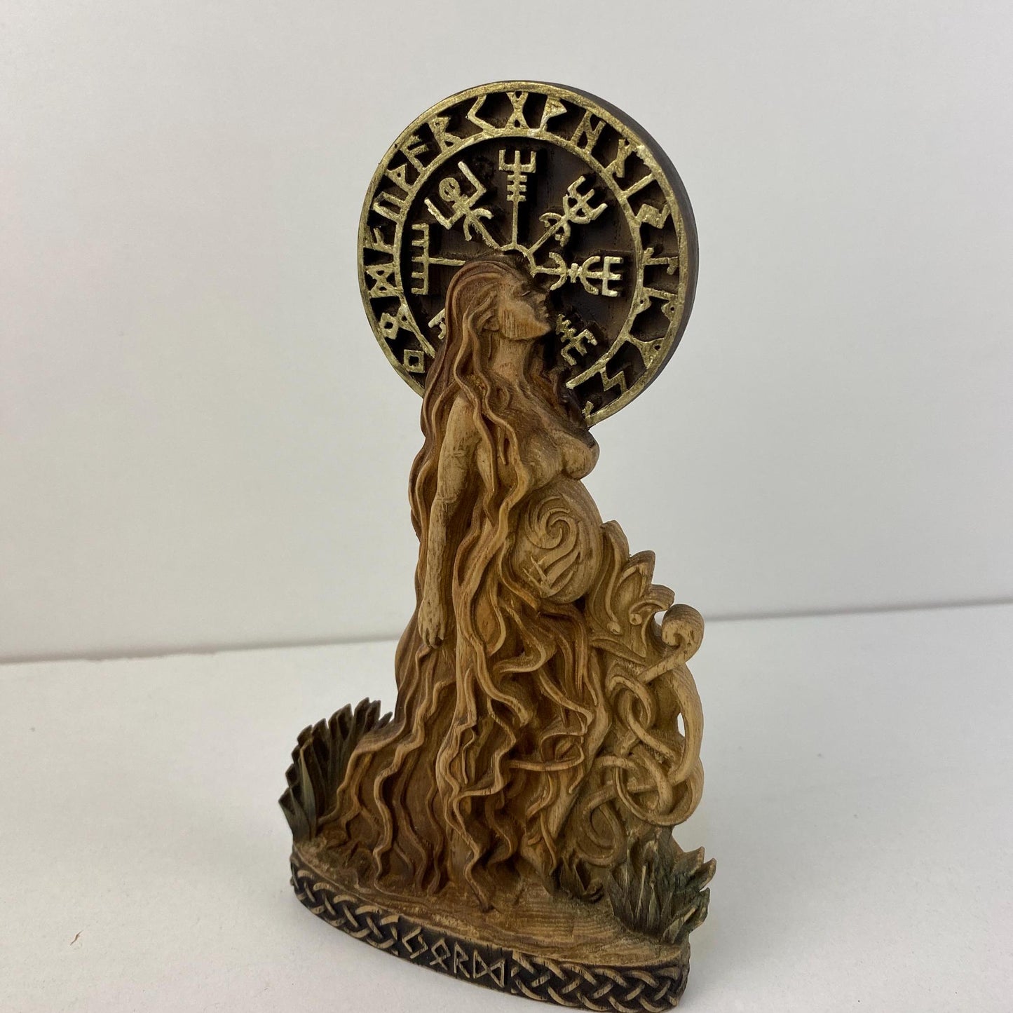 Jord Déesse nordique Dieux païens Païen nordique Asatru Mythologie nordique Jord statue Viking simbol Viking runes Viking statue Déesse statue Païen