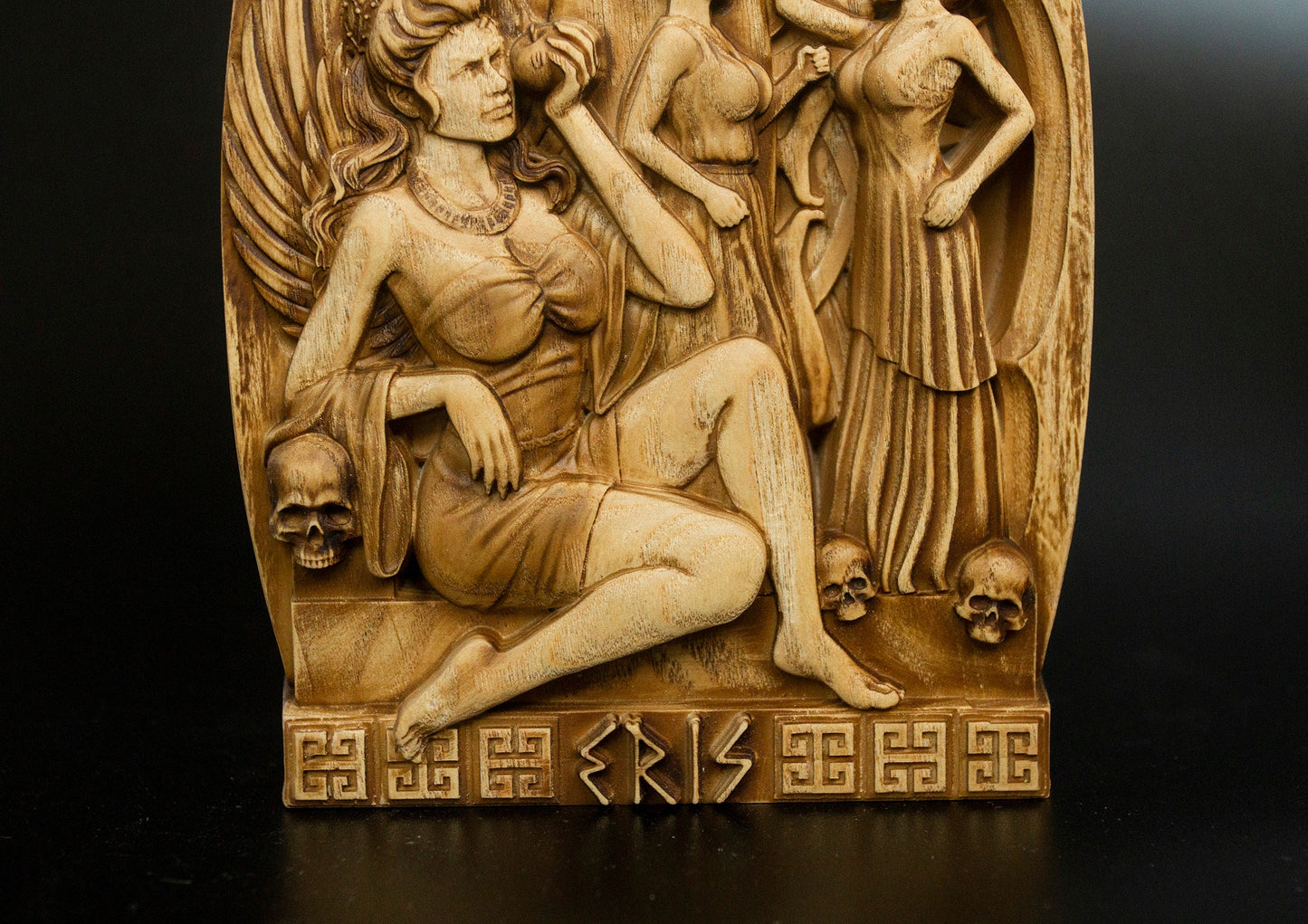 Statue en bois d'Eris, sculpture en bois, déesse grecque de la dissidence et du chaos, figurine de table en bois de frêne de la guerre de Troie
