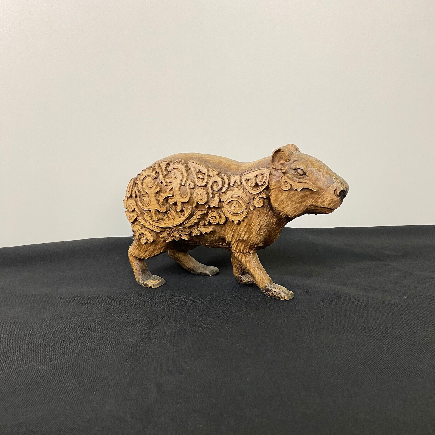 Capybara Capybara art Capybara en bois Capybara figurine Capybara cadeau Capybara sculpture Capybara cadeau Animal totem Capybara mignon Animalstatue