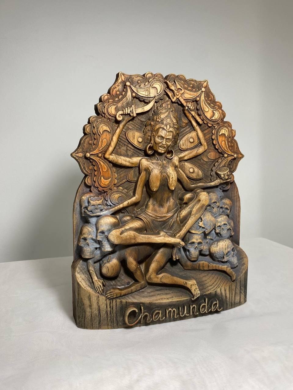 Chamunda Chamunda déesse Kali statue Durga Déesse statue Déesse hindoue Chamunda mata Chamunda art Sculpture sur bois Protection autel hindou