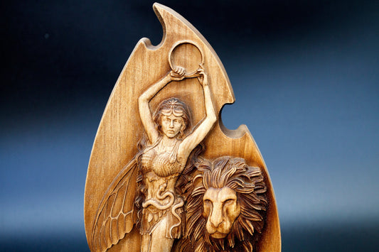 Statue d'Inanna Statuette scandinave minimaliste en bois fabriquée à la main :