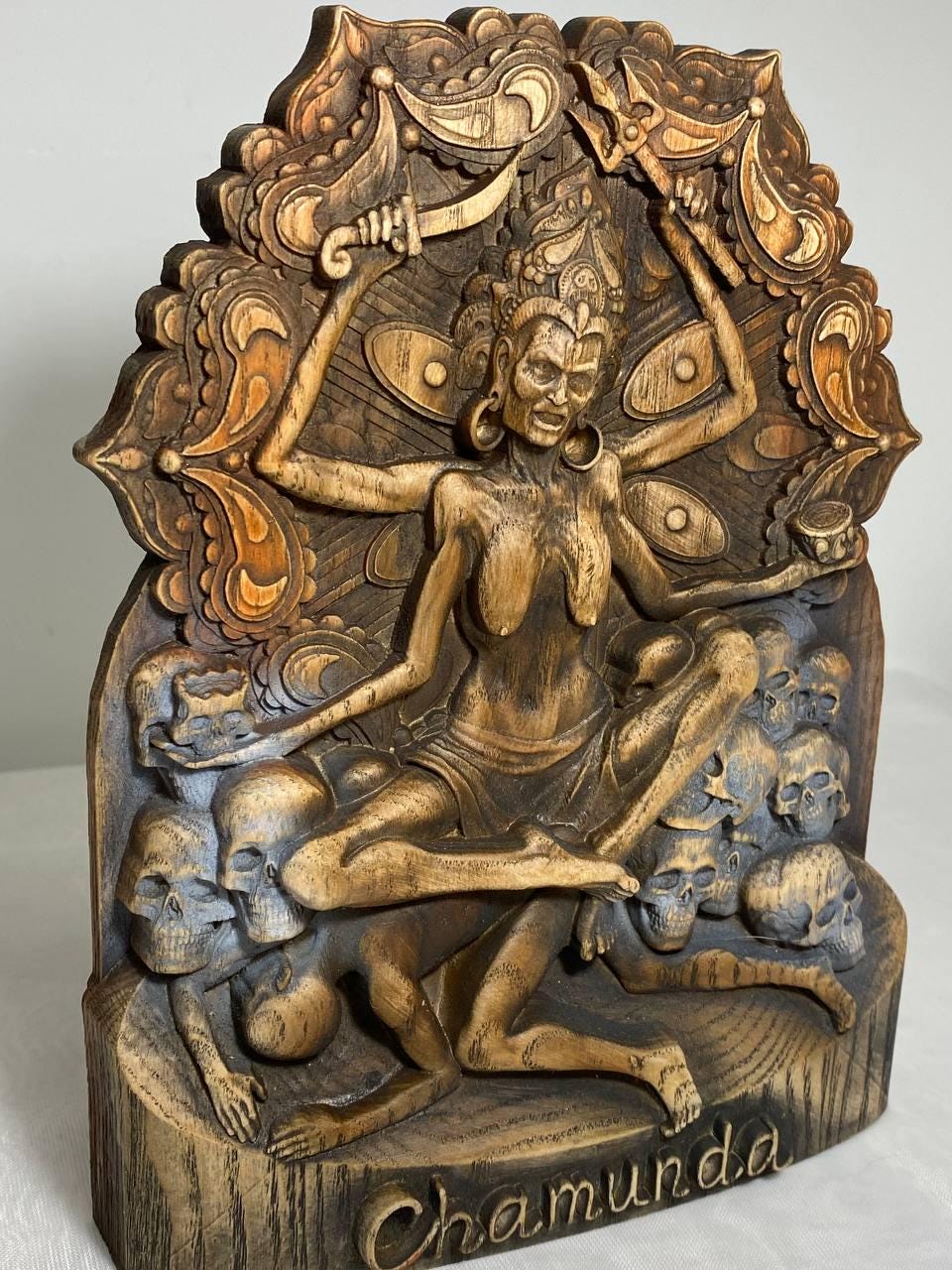 Chamunda Chamunda déesse Kali statue Durga Déesse statue Déesse hindoue Chamunda mata Chamunda art Sculpture sur bois Protection autel hindou