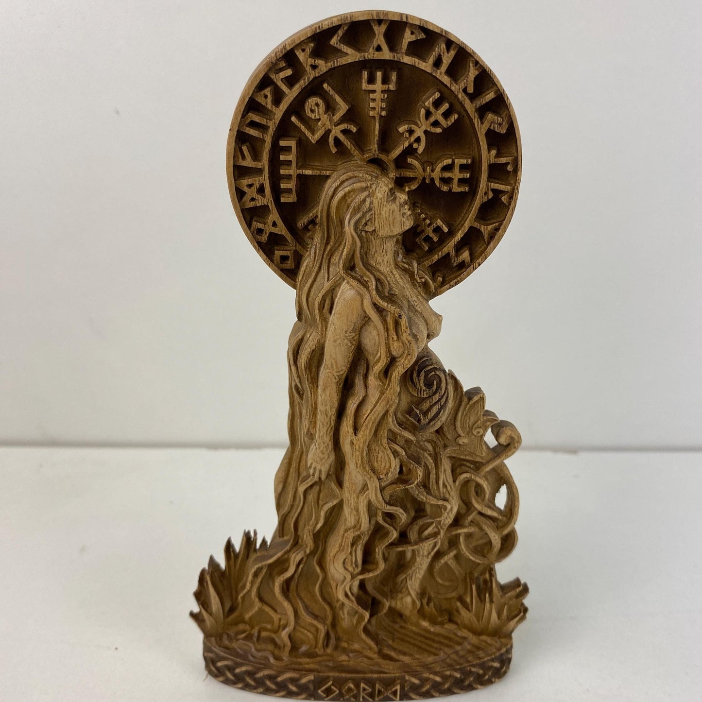 Jord Déesse nordique Dieux païens Païen nordique Asatru Mythologie nordique Jord statue Viking simbol Viking runes Viking statue Déesse statue Païen