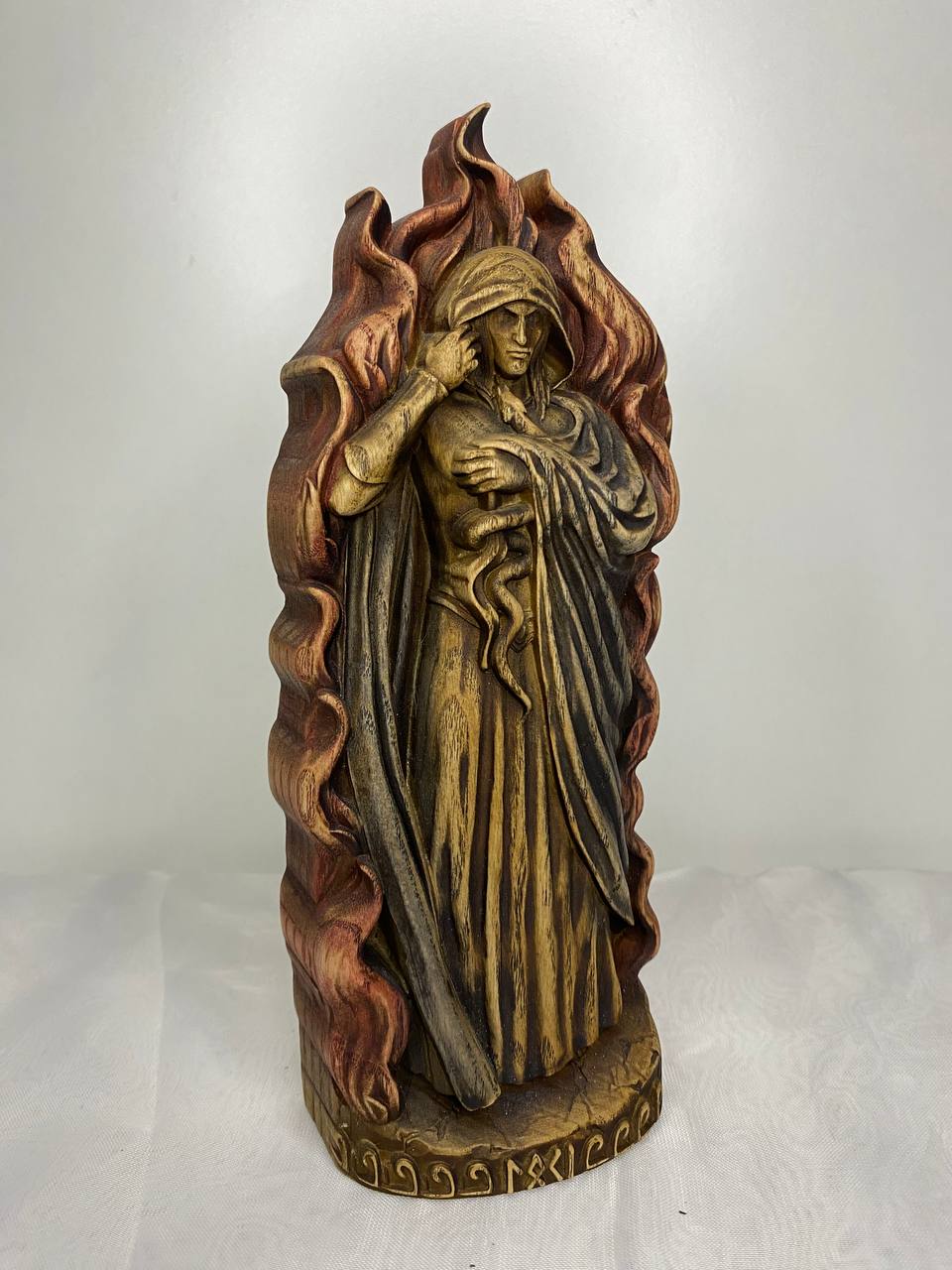 Loki Figure – Wooden Norse God Statue – Symbol of Mischief, Fire & Transformation in Ash Wood