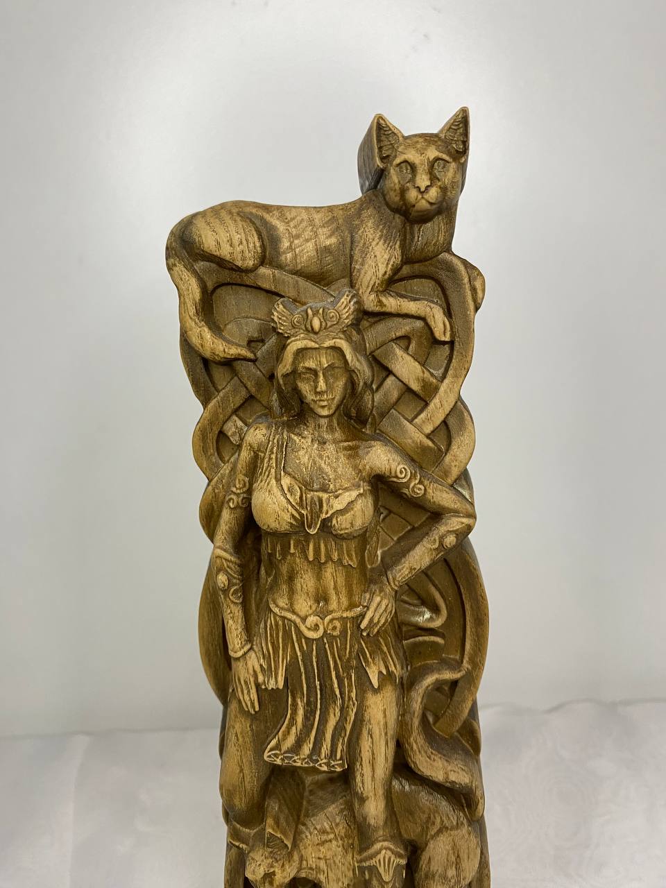 Freya Figure – Wooden Norse Goddess Statue – Symbol of Love, Fertility & Magic in Ash Wood