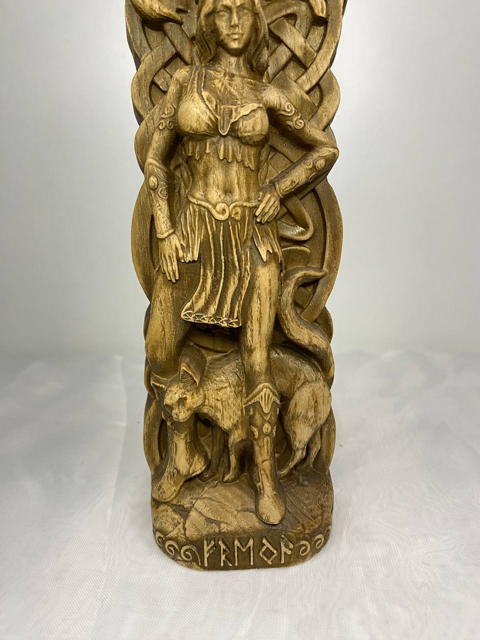 Freya Figure – Wooden Norse Goddess Statue – Symbol of Love, Fertility & Magic in Ash Wood