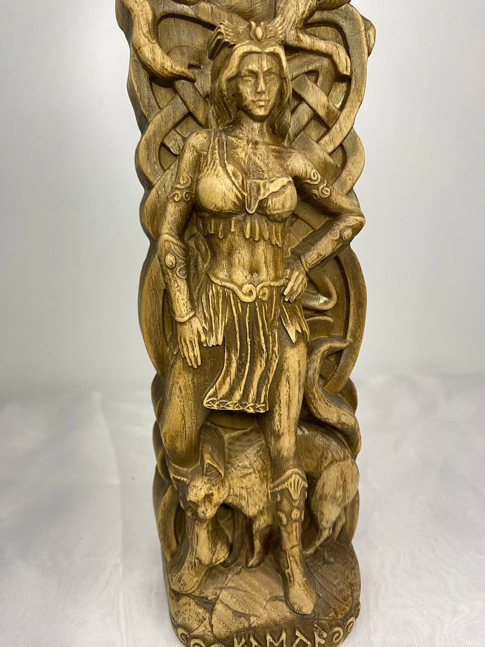 Freya Figure – Wooden Norse Goddess Statue – Symbol of Love, Fertility & Magic in Ash Wood
