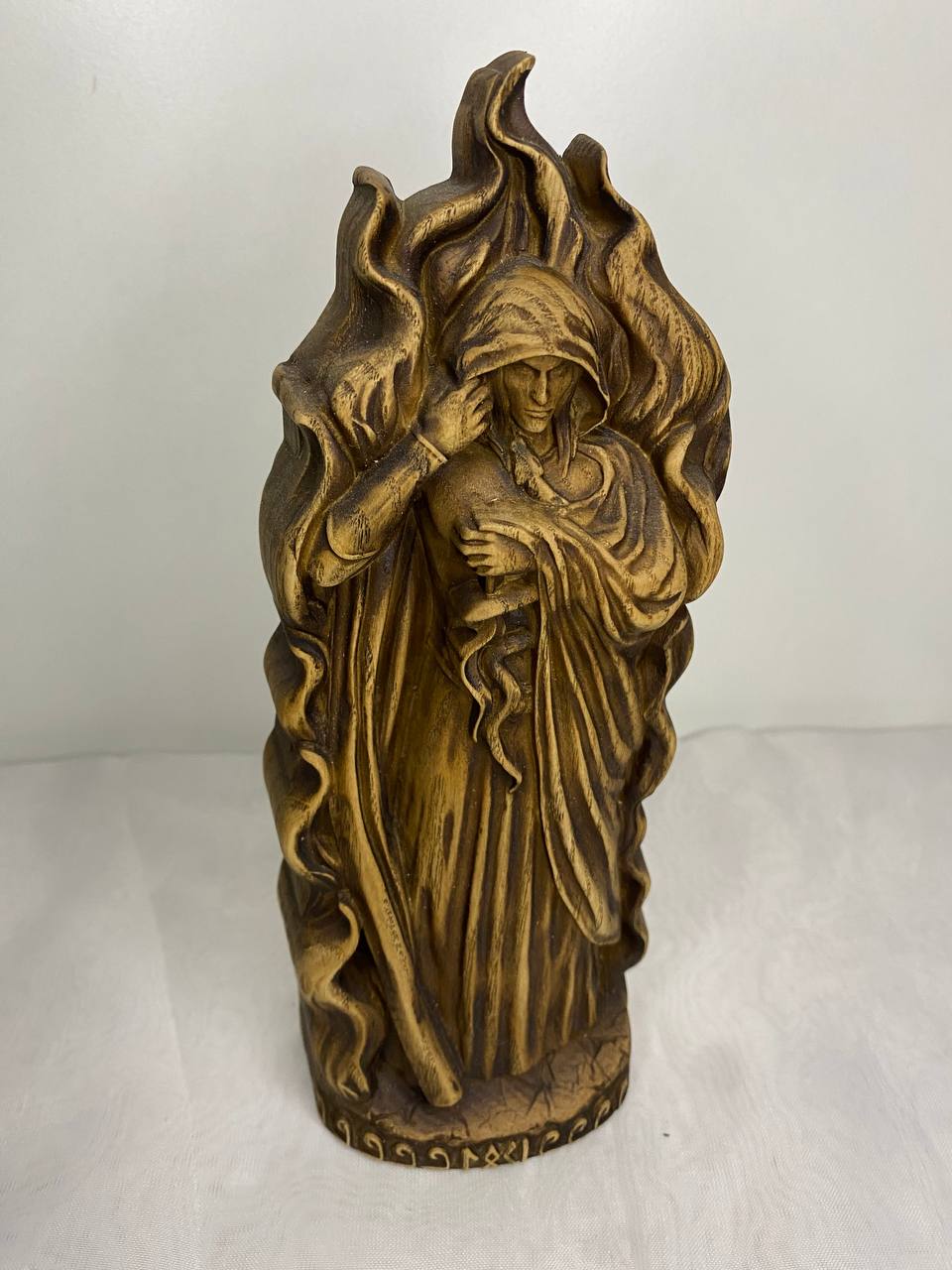 Loki Figure – Wooden Norse God Statue – Symbol of Mischief, Fire & Transformation