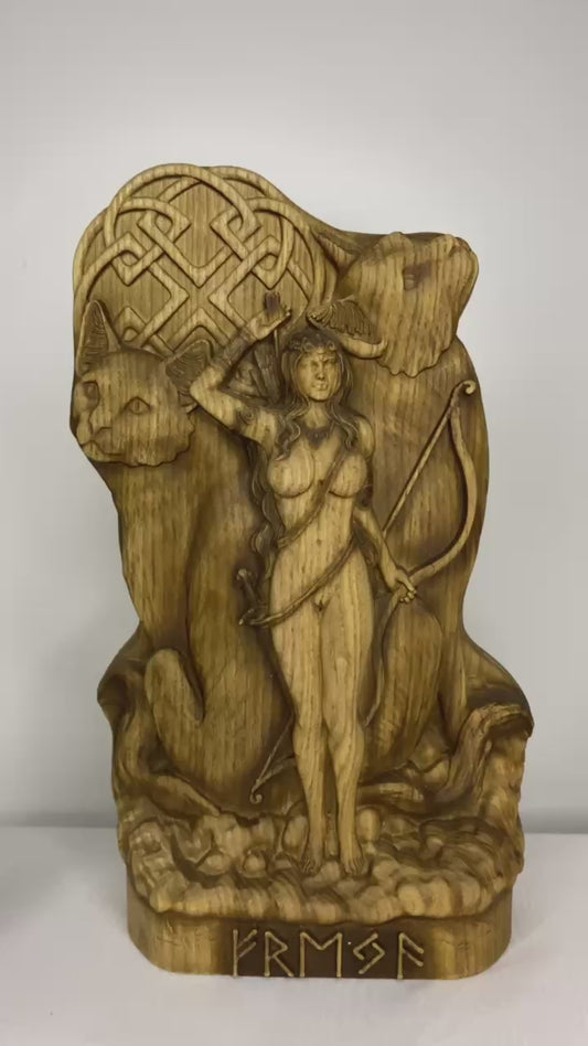 Freya Figure – Wooden Norse Goddess Statue – Symbol of Love, Magic & Warrior Grace